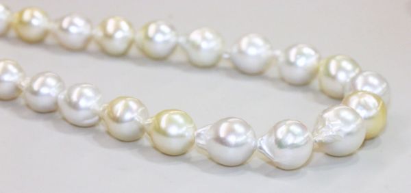 South Sea Plump Pear Pearls