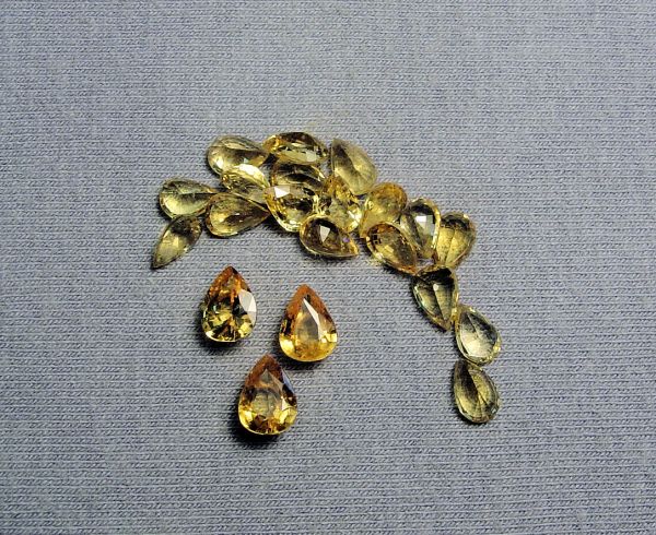 Yellow Sapphire Faceted Pear-Shaped - Calibrated  