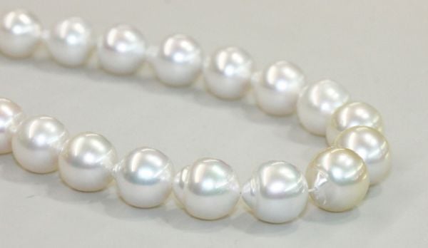South Sea Pearls, 12-13.9mm Pears