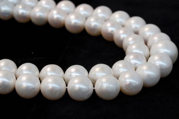 12-14mm white round pearls 