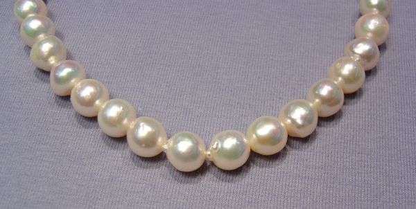 9-9.5mm Japanese Akoya Pearl Strands