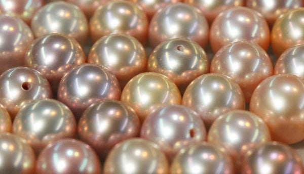 Natural Color Half-drilled Round Pearls