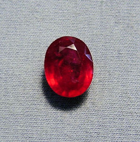 Ruby Fissure Filled Facetd Oval 9.1x11.6mm - 5.46 cts.