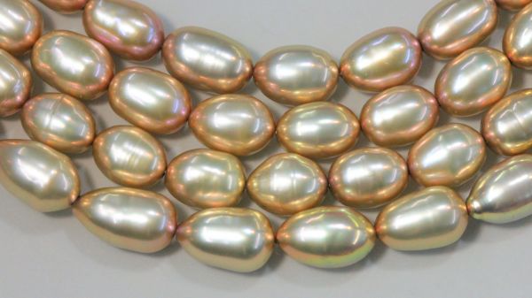 Platinum Rosé 5.5-6mm Oval Pearls 