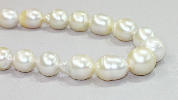 South Sea 9x14mm Pearl Strand