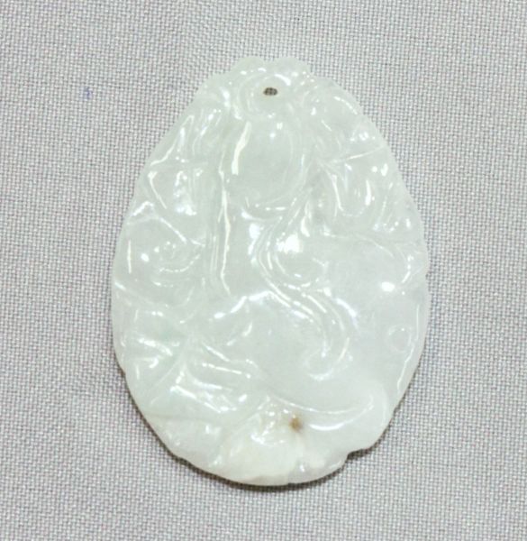 White Jadeite Amulet: Bird in Tree