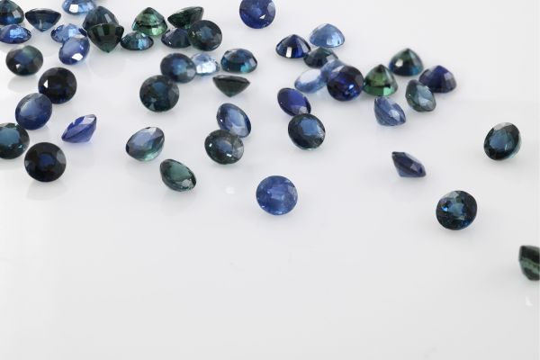 4-5mm Sapphire @ $125.00/ct.