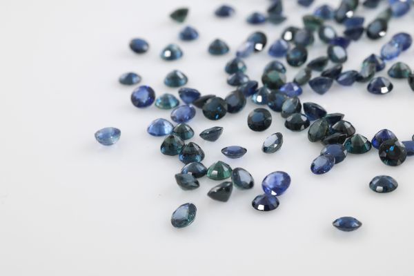 4-5 mm - Natural Sapphire Faceted Round @ $25.00 / ct