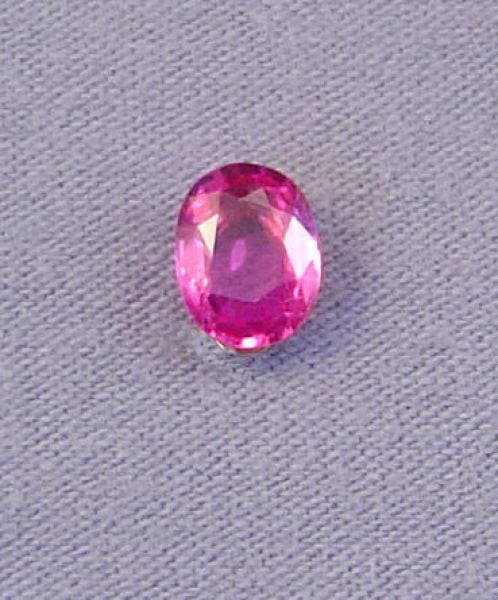 Pink Sapphire Oval - 0.95 ct.