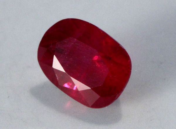 Ruby Faceted Oval 4x6.6.3mm - 1.10 cts.