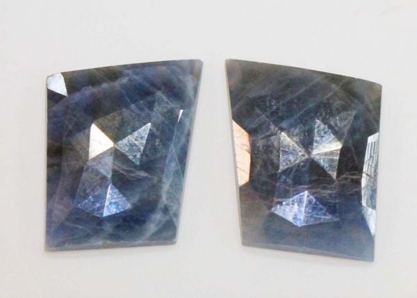 Sliced sapphire Pair, 23.14 cts.