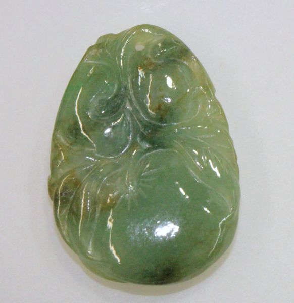 Gourd with Flowers Jadeite Carving 