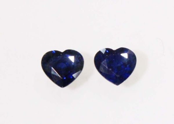 Sapphire Faceted Heart Pair, 0.91 ct. - 4.6x5.1mm