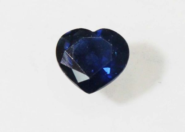 Sapphire Faceted Heart , 0.56 ct. - 5x5.5mm