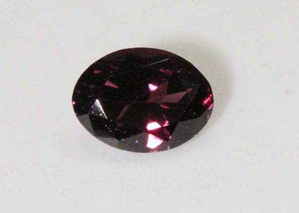 Spinel Purple Faceted  Oval,  0.95 ct. - 5.25x7.1mm