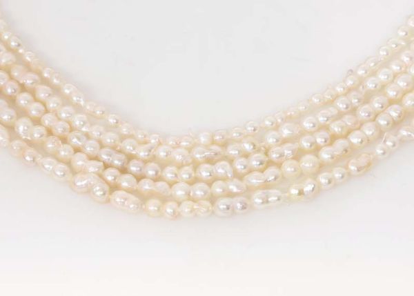 Wholesale Japanese Akoya Twin Pearls – 3-3.5mm