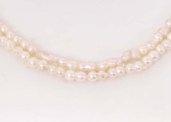 Japanese Akoya Twin Pearls – 4-4.5mm Wholesale Strand