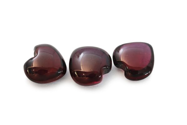 6mm Garnet Hearts