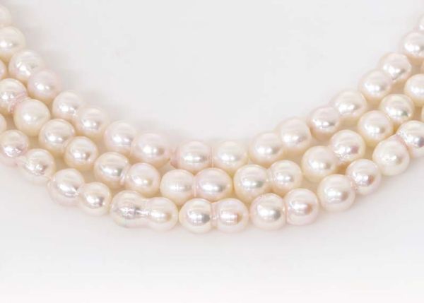 Wholesale Japanese Akoya Twin Pearls – 6-7mm White Rosé
