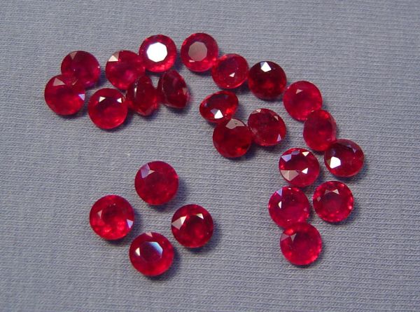 Ruby Faceted Rounds - Fissure Filled