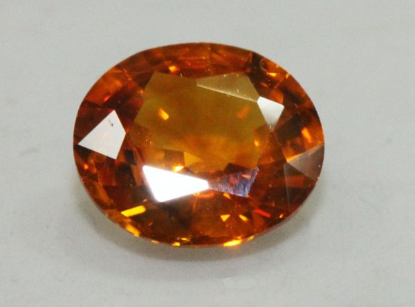 Sapphire, Golden Yellow Oval -1.57 cts.