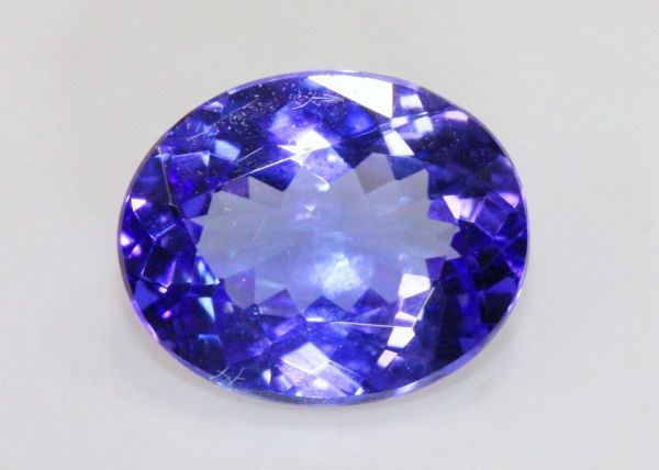 Tanzanite Faceted Oval, 4.52 cts. 9.8x12mm - Fine Grade
