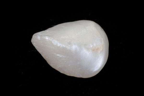 Antique natural pearl 17