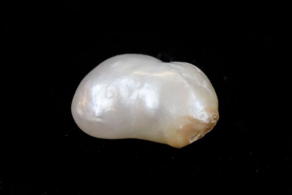 Antique natural pearl 