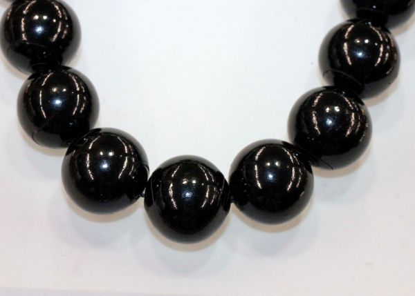 Black Coral Smooth Round Beads, Vintage - 14.5-15mm
