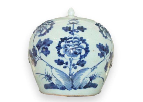 Chinese Antique Blue & White Porcelain Covered Urn - Qing Dynasty