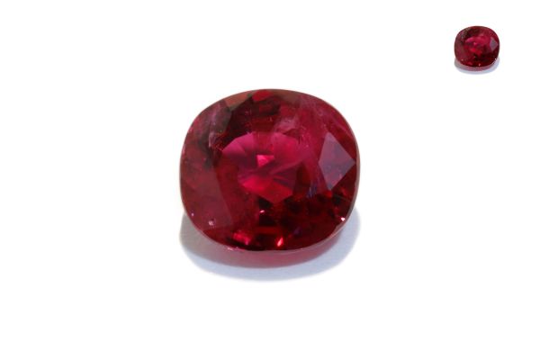 Cushion Antique Ruby 1