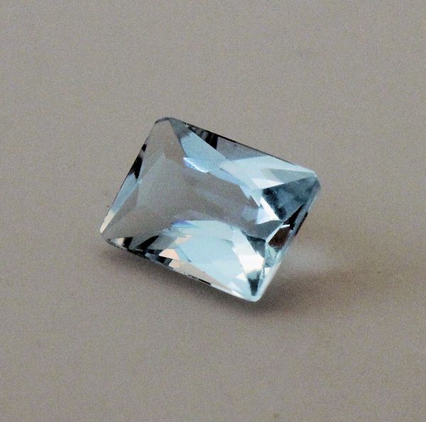 Aquamarine Scissor-Cut Faceted Octagon 5x7mm