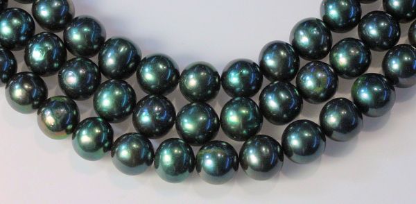 Midnight Green 8.5-9mm Pearls