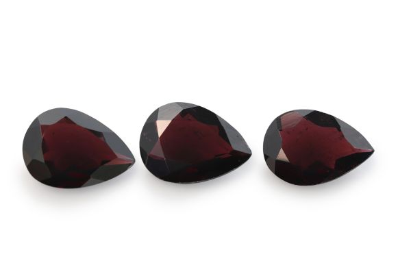 faceted garnet pear