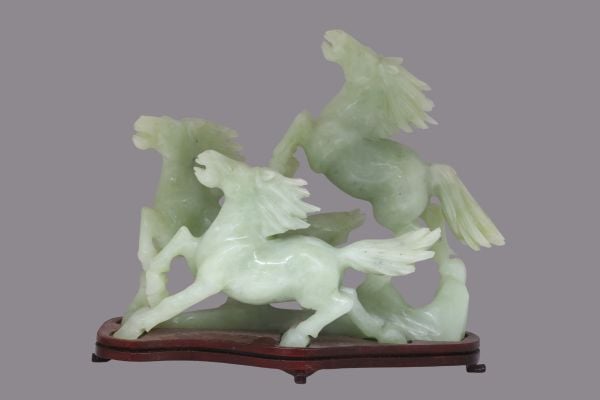 Wholesale Natural Bowenite 3 Horse Statue - Hand Carved