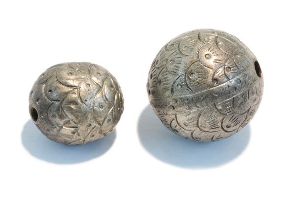 pinecone silver beads