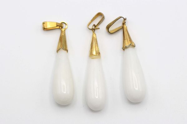 White Quartzite Teardrop
