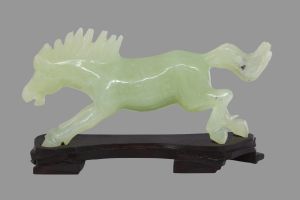 Wholesale Natural Bowenite Horse Statue - Hand Carved